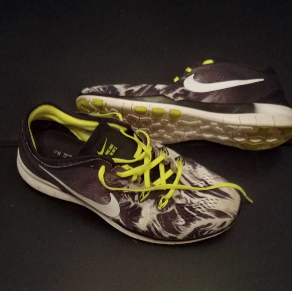nike mens size 10.5 "free running shoes"